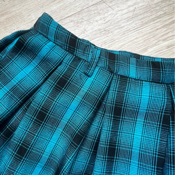 Vintage Y2K Hot Top Plaid School Girl Skirt - Picture 8 of 9